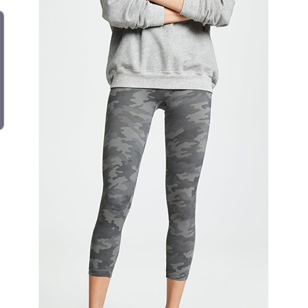 Spanx Cropped Look At Me Now Seamless Leggings xl